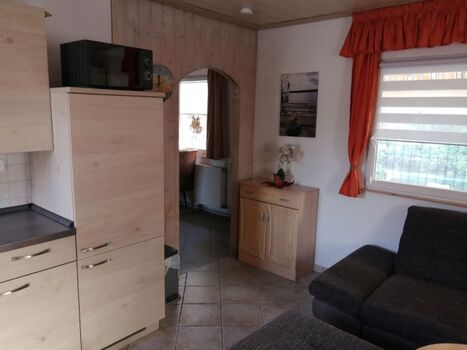 Blick zum Vorraum (Essbereich)