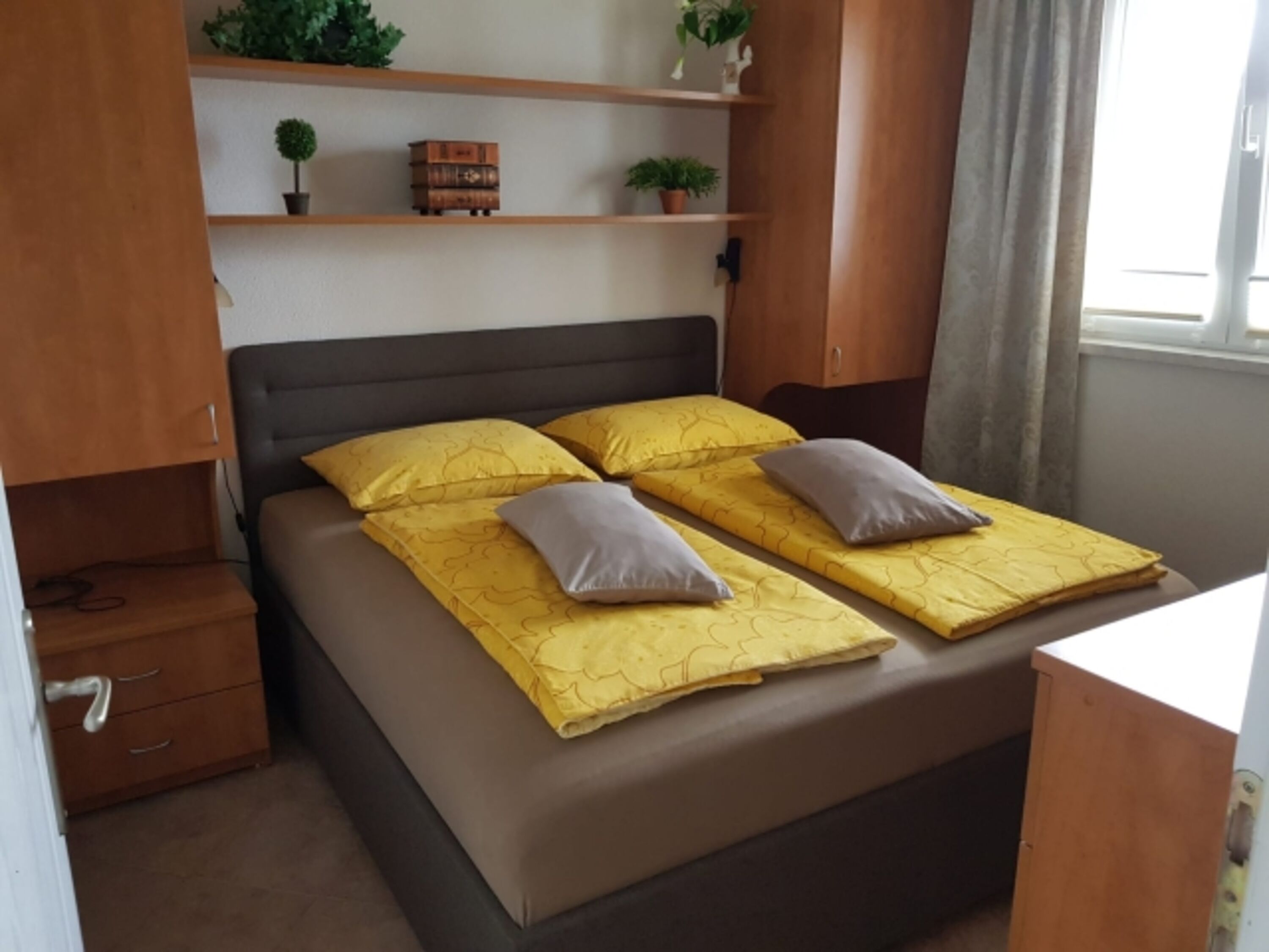 Schlafzimmer 1