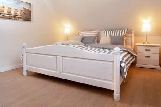 Schlafzimmer mit Doppelbett