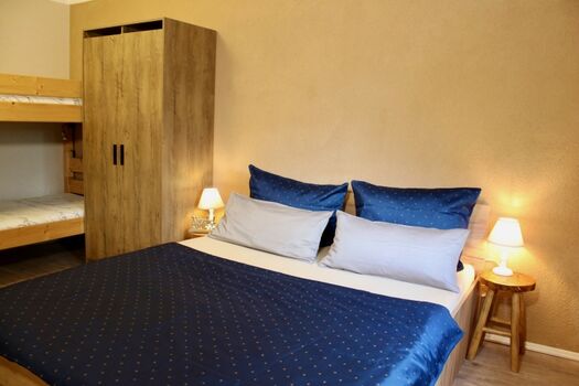 Geräumiges gemütliches Schlafzimmer