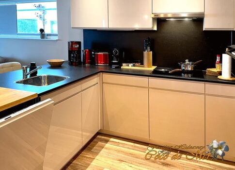 top moderne und geräumige Küche - top-modern and spacious kitchen