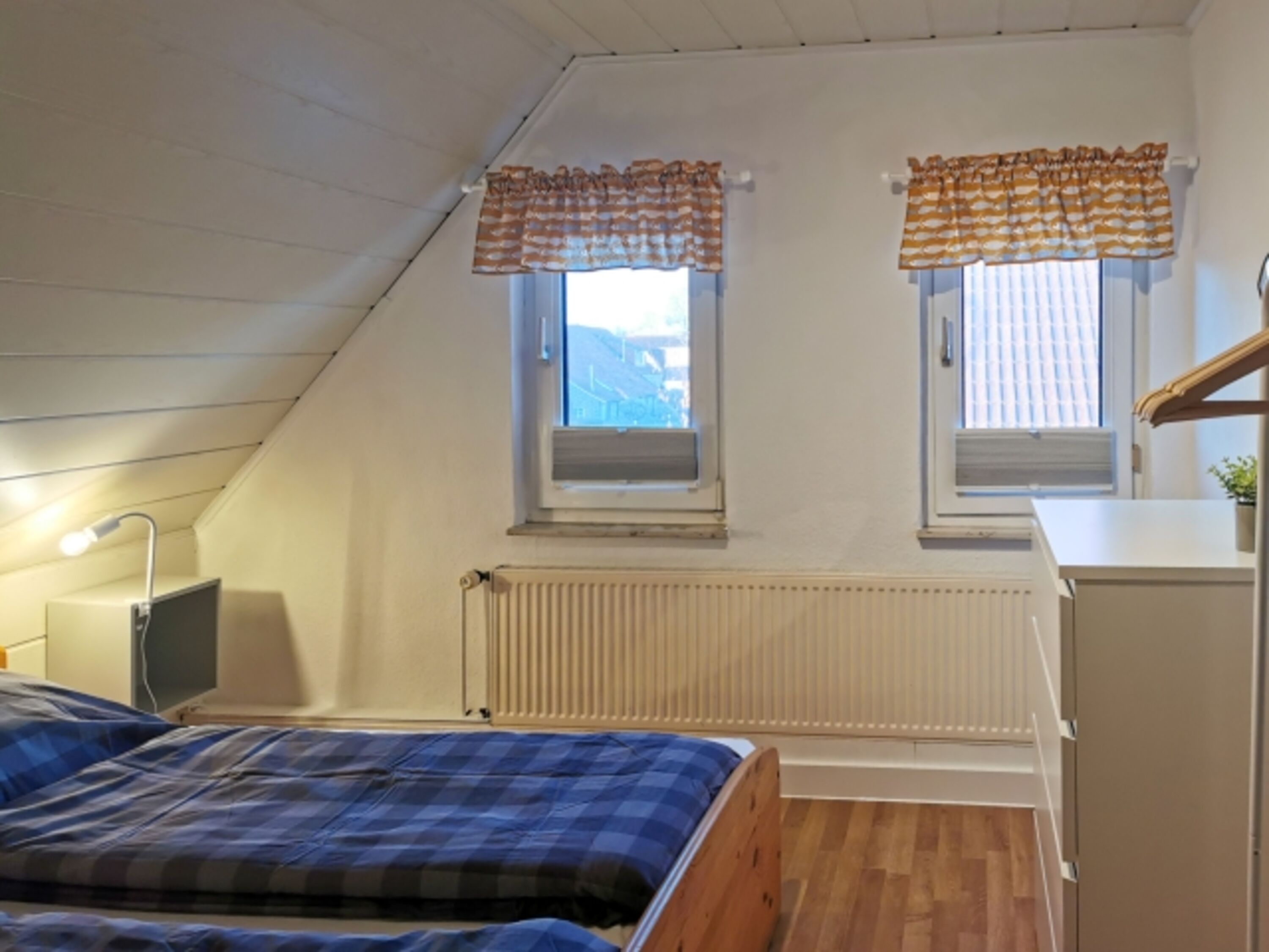 Schlafzimmer 1