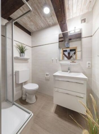 Bad mit Dusche in der Kleinen Auszeit