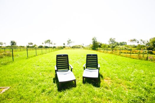 1000 qm vollständig eingezäuntes Grundstück