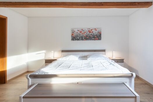 De Maade - Schlafzimmer mit großem Doppelbett ( 160x200 ) 