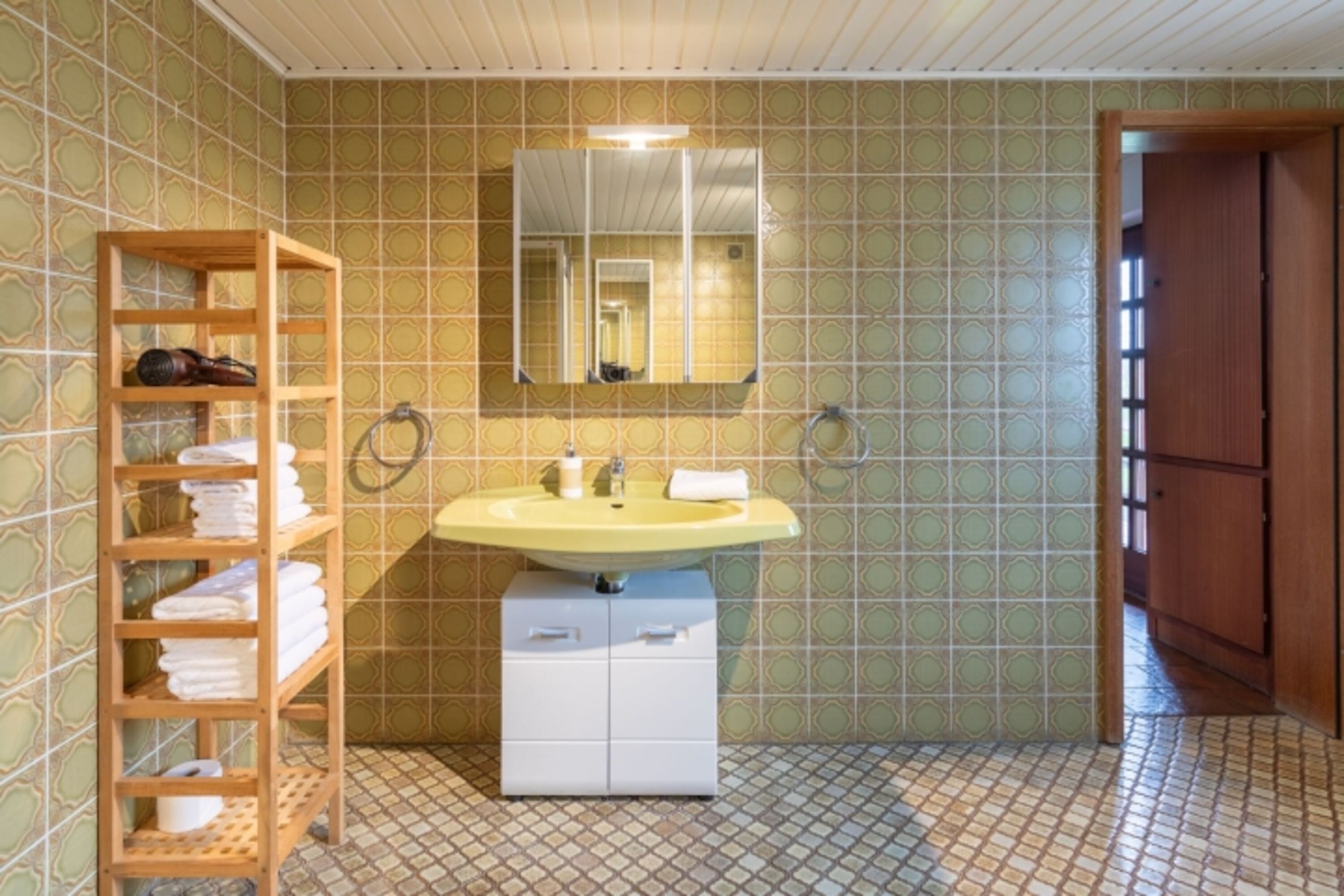 De Maade - Retro Badezimmer mit viel Komfort 
