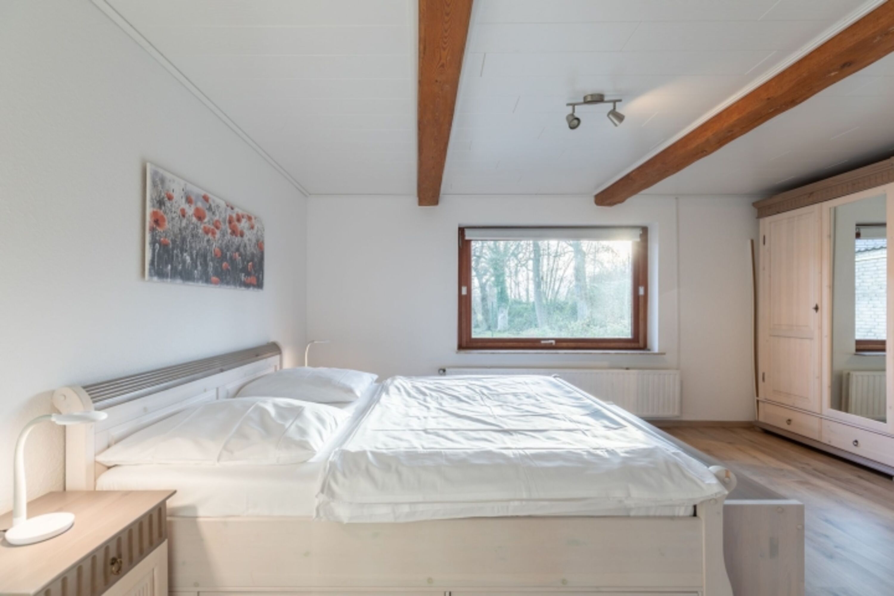 De Maade - Schlafzimmer mit großem Doppelbett ( 180x200 ) 