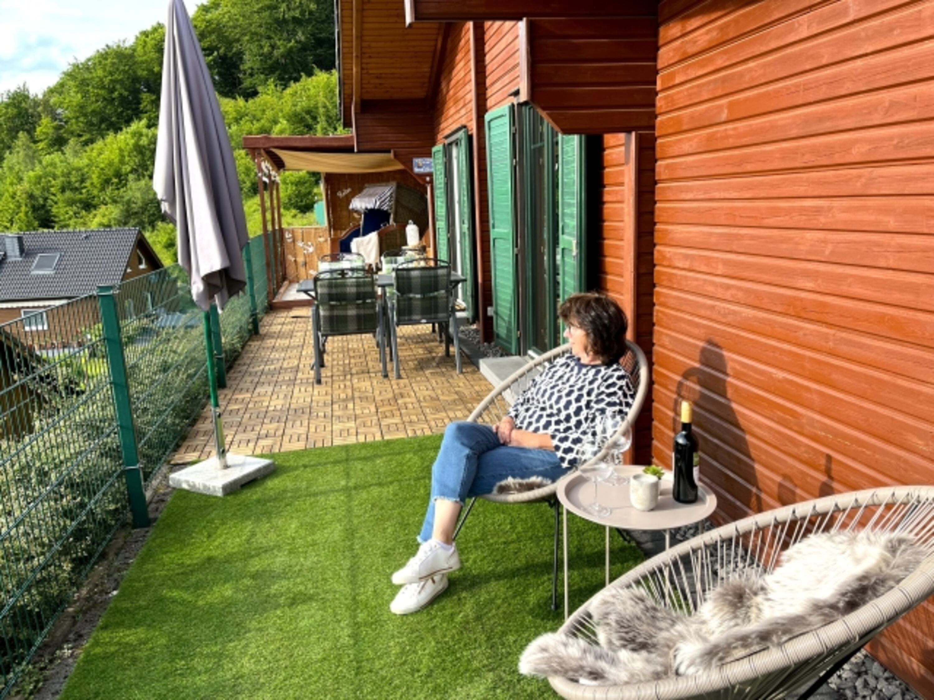 eingezäunte Terrasse mit gepflegten Anlagen, Beachhouse, Strandkorb, Aussensauna