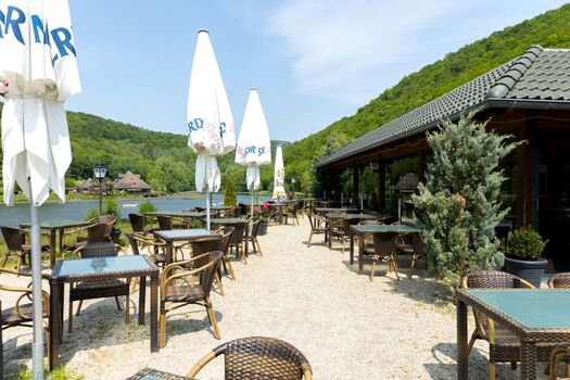 Restaurant - TOP-Italiener mit herrlichem Aussenbereich und Seeblick