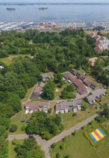 Blick aufs Grevelingermeer und Yachthafen