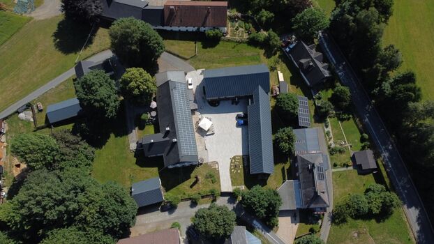 Unser MUSSEA - Hof von oben - das Loft liegt im Gebäude in L-Form (bildmittig und rechts)