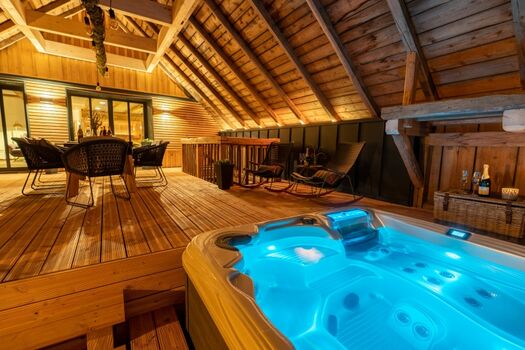 Platz im eigenen Wirlpool - ein krönender Tagesabschluss!