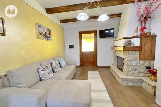 Eingang und Wohnzimmer