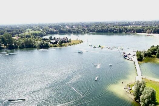 Wakeboardanlage mit Gastronomie 