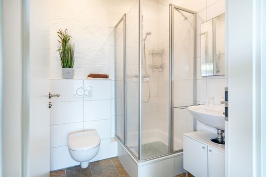 Einer der beiden Badezimmer