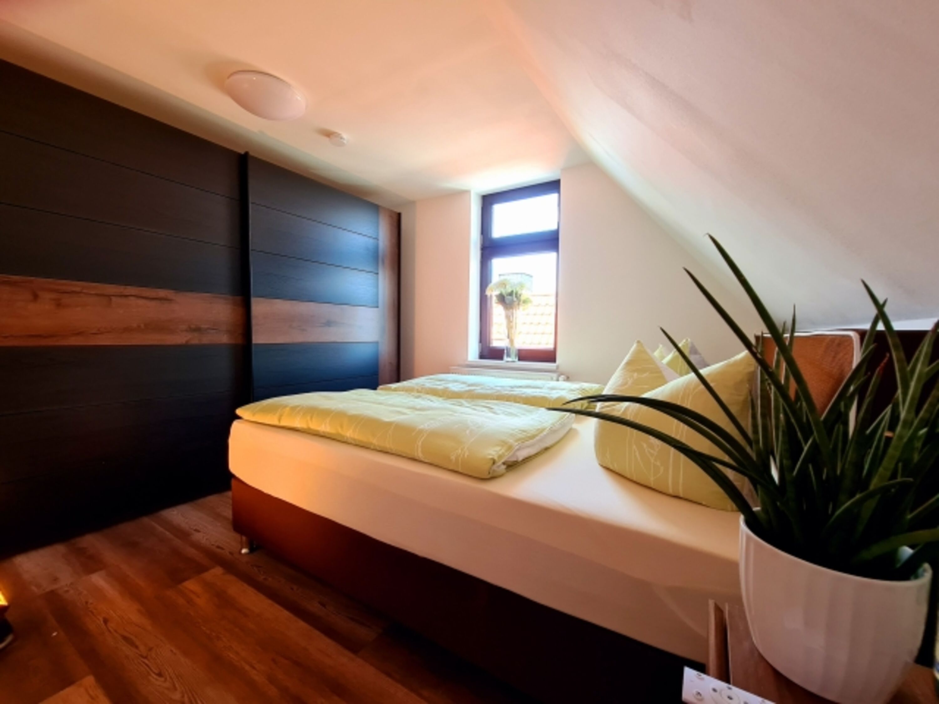 Schlafzimmer 4