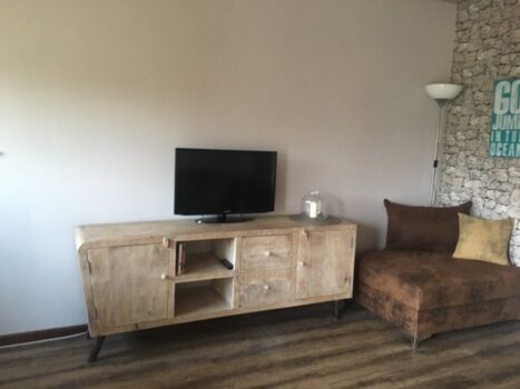 Treibgutmöbel und moderne Fernsicht ;)