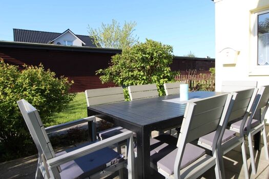 Terrasse mit Grillmöglichkeit