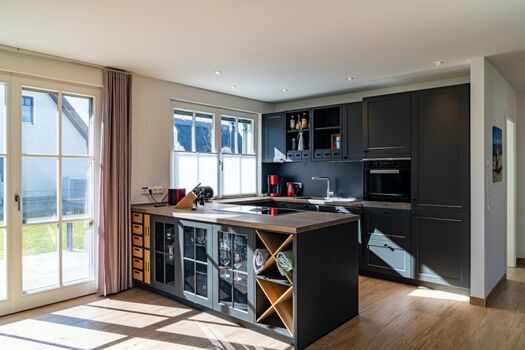 Küchenbereich mit Terrassenzugang