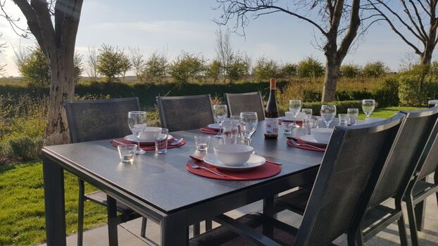 Essen mit Blick ins Naturschutzgebiet Waterdunen