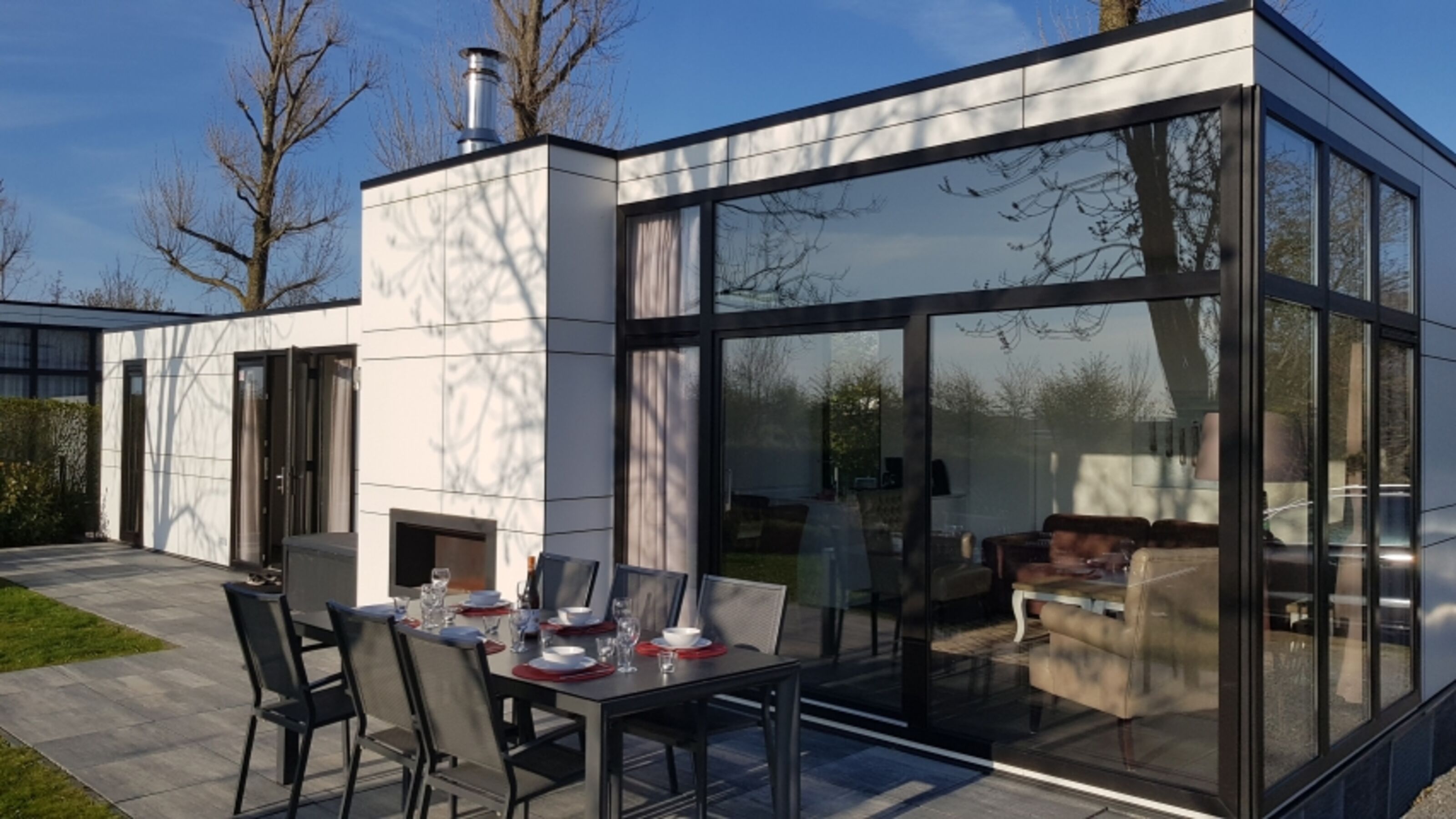 Terrasse mit Kamin
