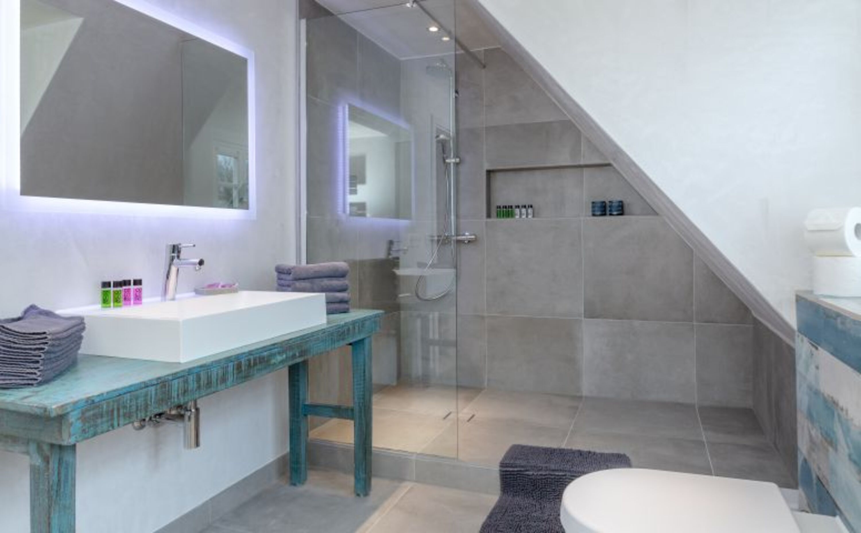 Badezimmer mit Dusche