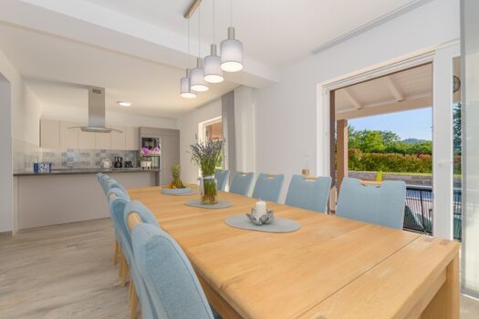 Küche mit Essbereich