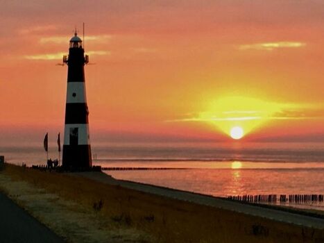 Sonnenuntergang am Leuchtturm