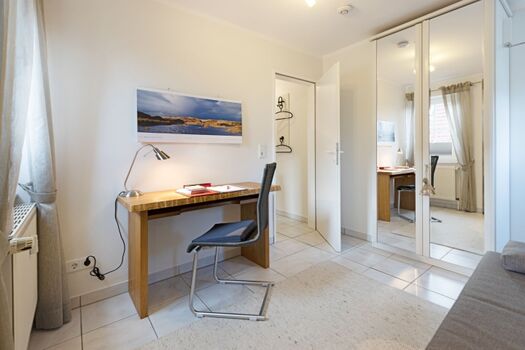 Büro mit Schlafcouch