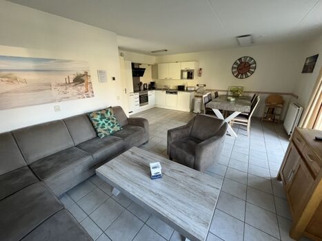 Viel Platz , 2. Getränkekühlschrank in der Abstellkammer 