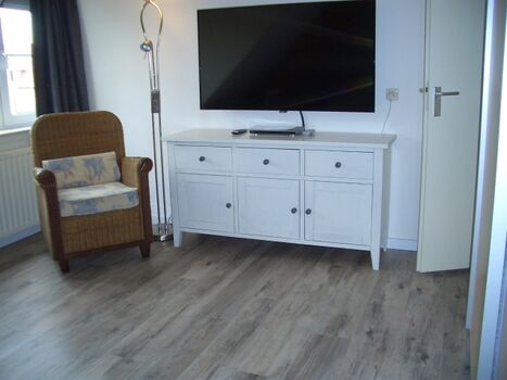 3. SZ im 1. OG mit übergroßem TV