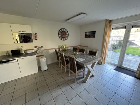 Grosser Esstisch 2,20 x 100 cm  