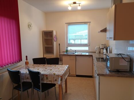 Küche mit Essbereich