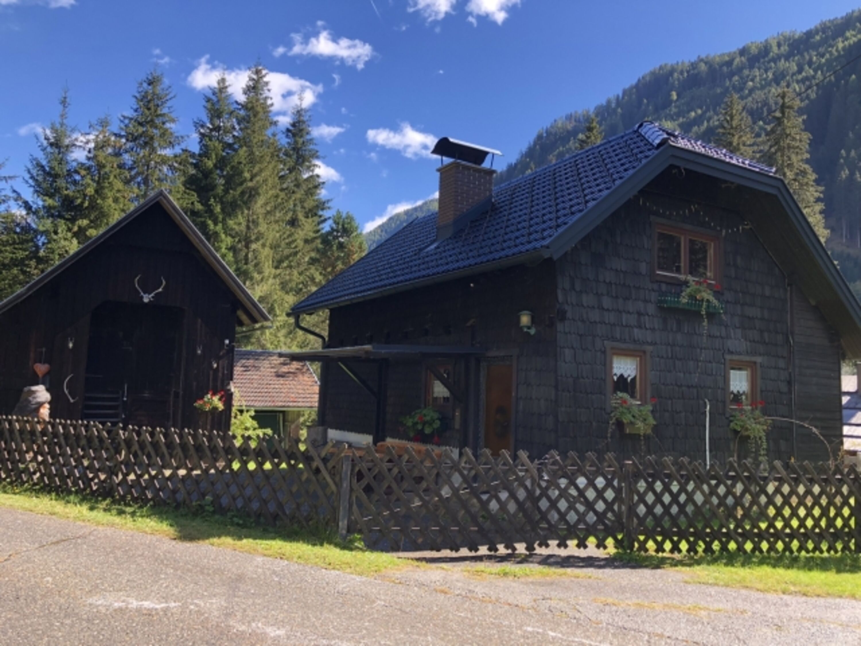Almhaus mit Hundeherz 