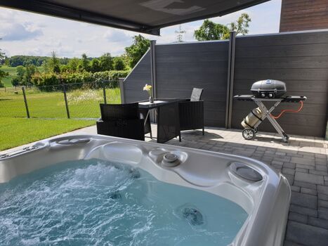 beheizter Außenwhirlpool zur Alleinnutzung