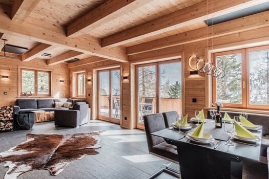 Wohnzimmer mit Essbereich