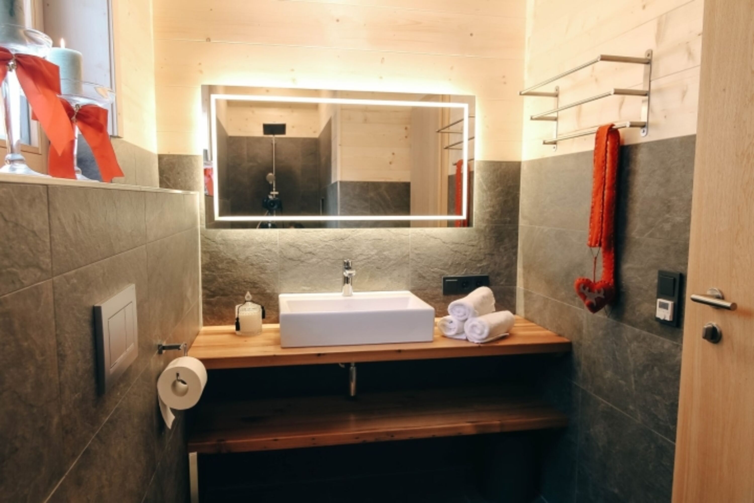 Bad im Erdgeschoss (ebenfalls mit Dusche und WC)