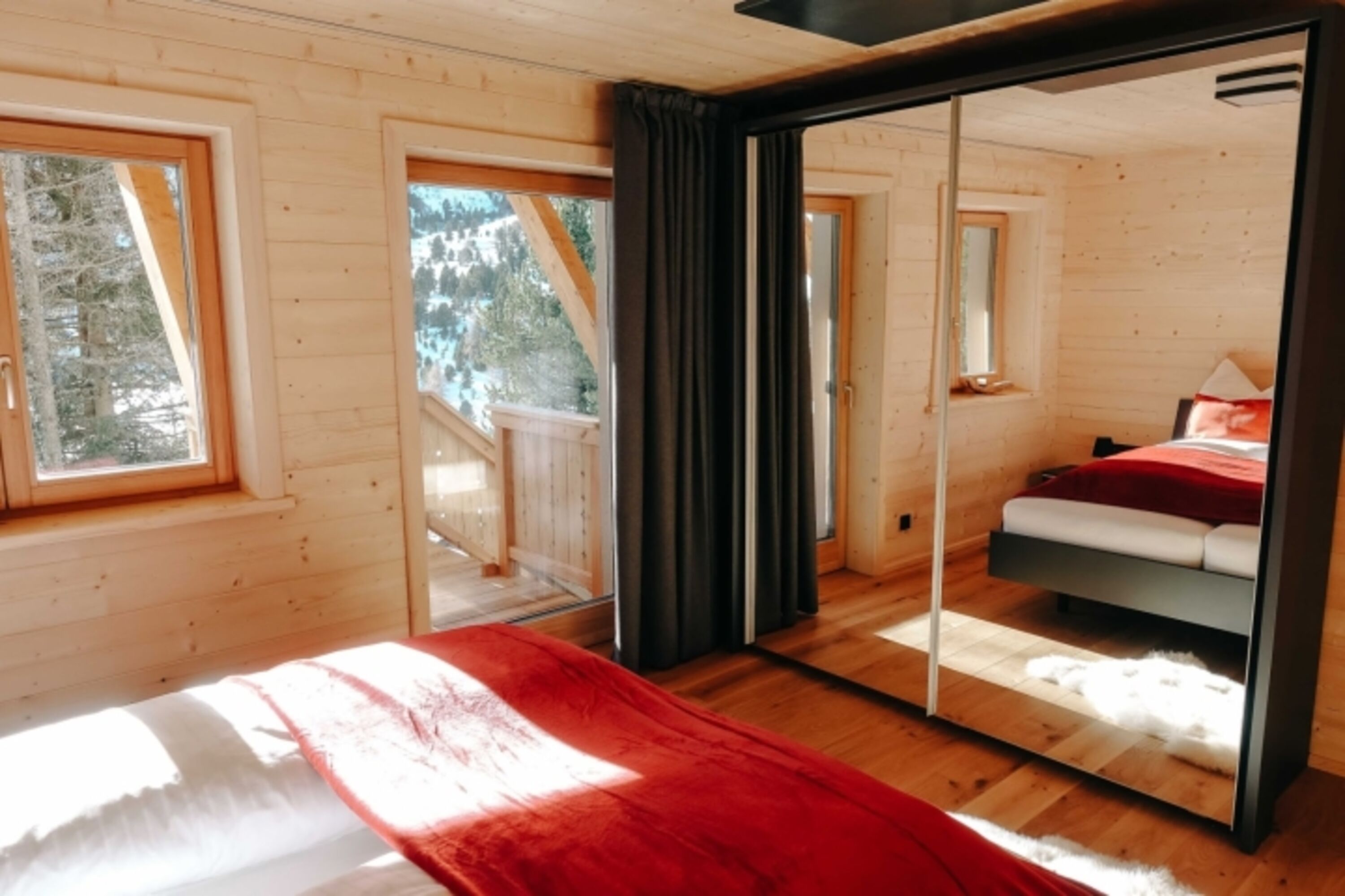 Schlafzimmer Gartengeschoss mit Zugang in den Garten