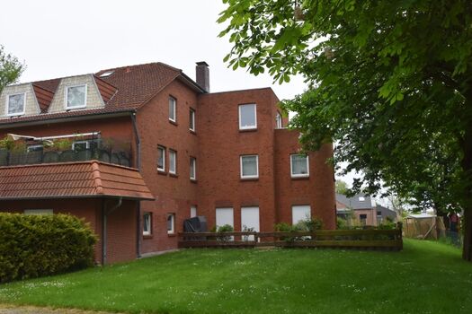 Rechts im Bild ist unser eingezäunte Garten 