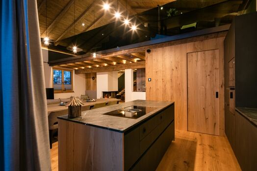 Küche mit Kochinsel