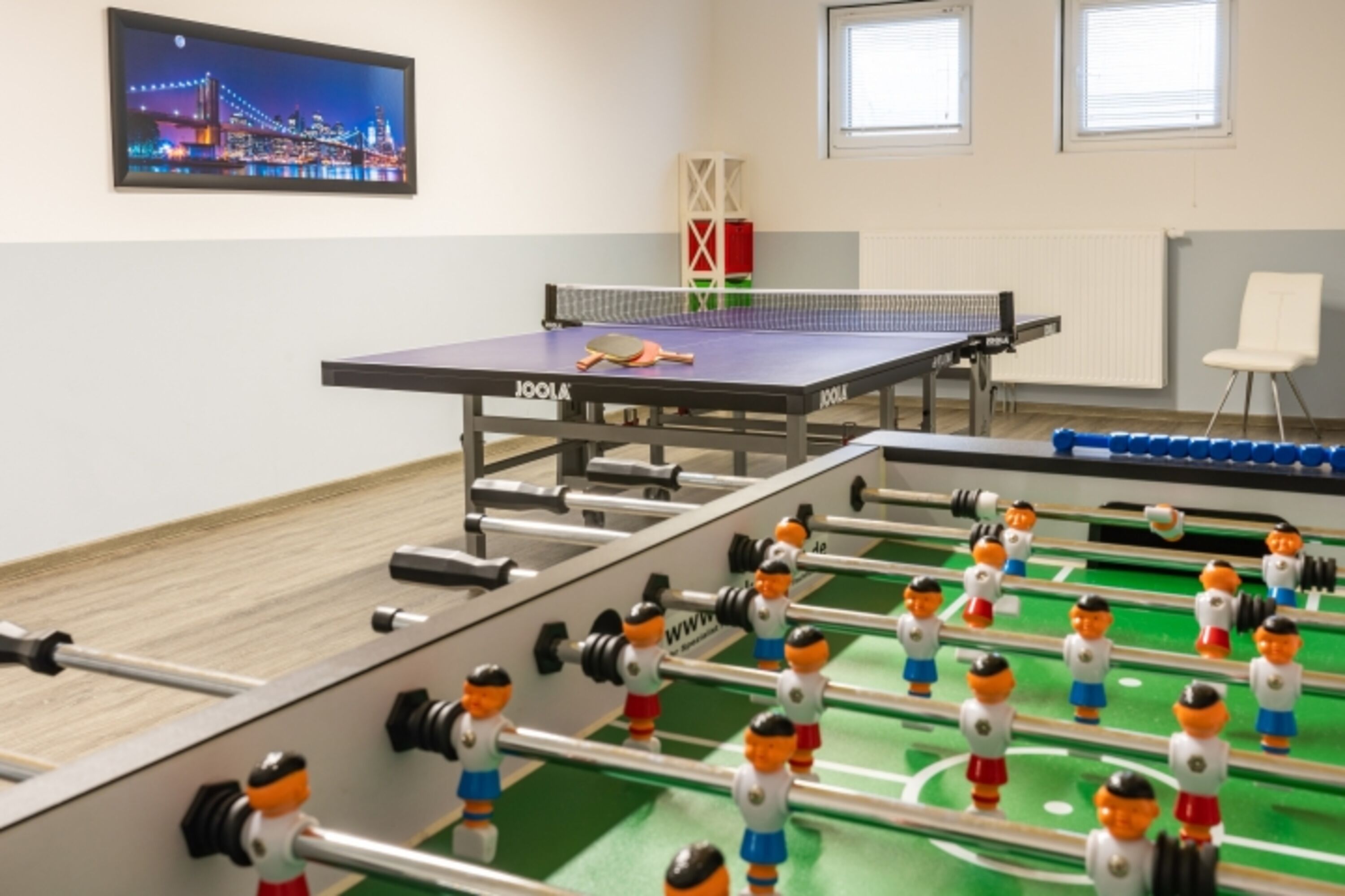 Dart und Kicker im Nachbarhaus
