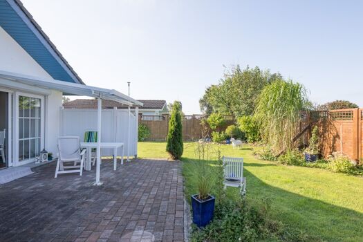 Biike - Tolle Terrasse mit großem Gartenbereich 