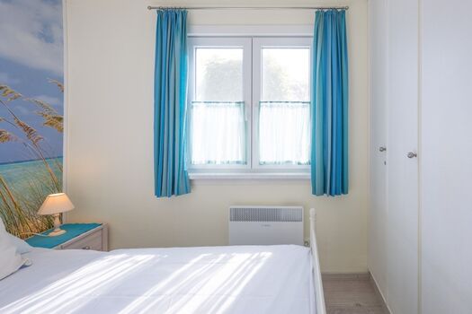 Biike - Schlafzimmer 1 mit großem Doppelbett ( 160x200 )