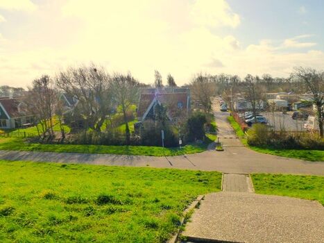 Blick vom Deich Richtung Haus