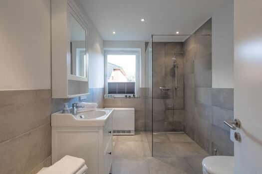 Wattläufer - Top Modernes Badezimmer mit ebenerdiger Dusche 