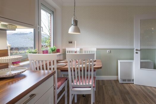 Wattläufer - Kleiner Essbereich in der Küche 