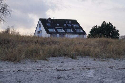Blick auf das Haus vom Strand