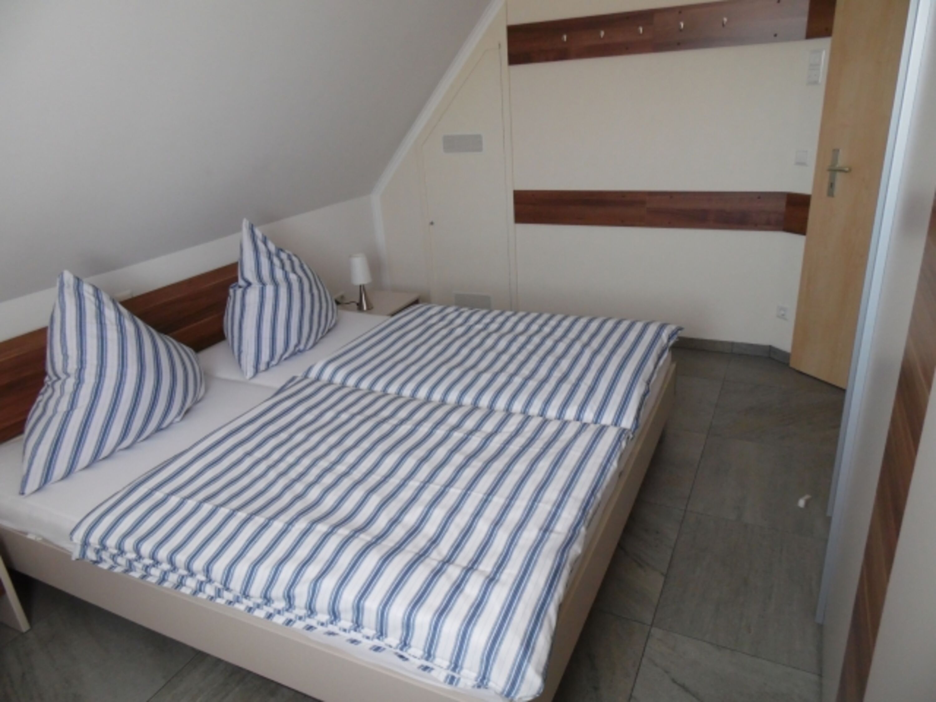 2. Schlafzimmer m. Doppelbett