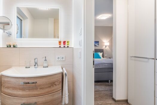 Badezimmer en Suite mit begehbarer Dusche