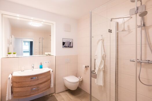 voll ausgestattetes Duschbad